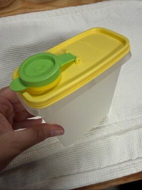 Yellow & Green Tupperware Infant Cereal Food Storage Container